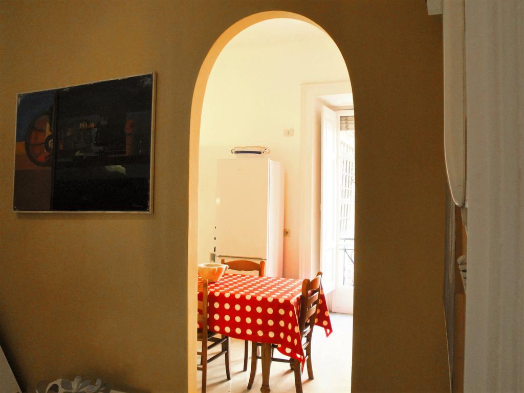 Garibaldi Holiday House Napoli Bagian luar foto