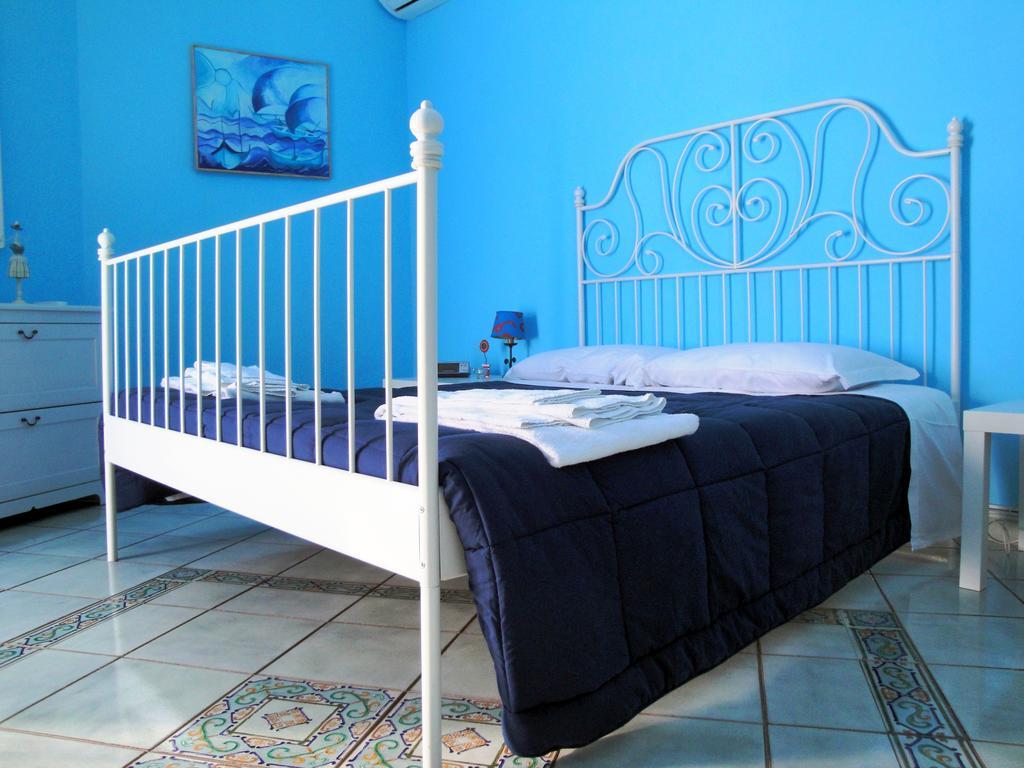 Garibaldi Holiday House Napoli Bagian luar foto